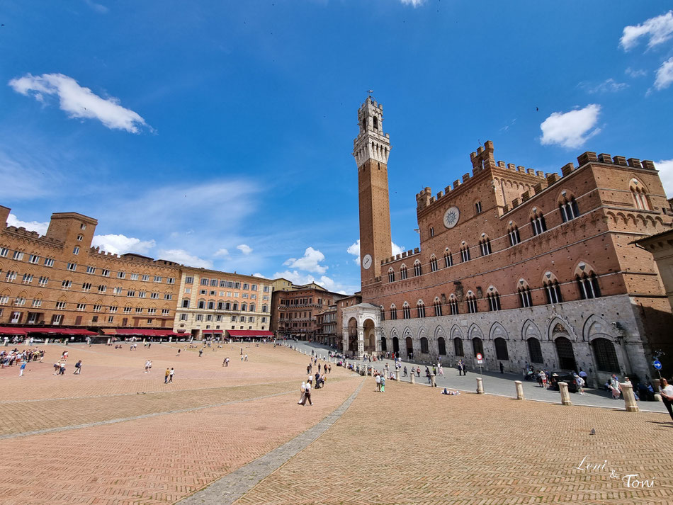 Die Piazza del Campo, in Muschelform angelegt, zählt zu den schönsten Plätzen der Welt