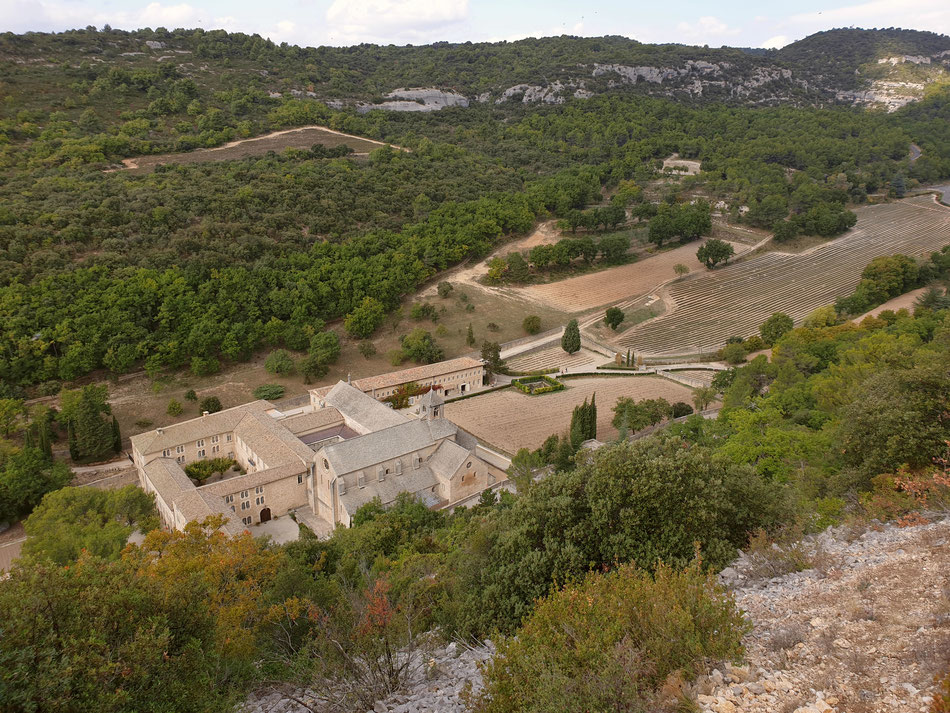 mit dem Wohnmobil nach Südfrankreich Provence Gordes Kloster von Senanque