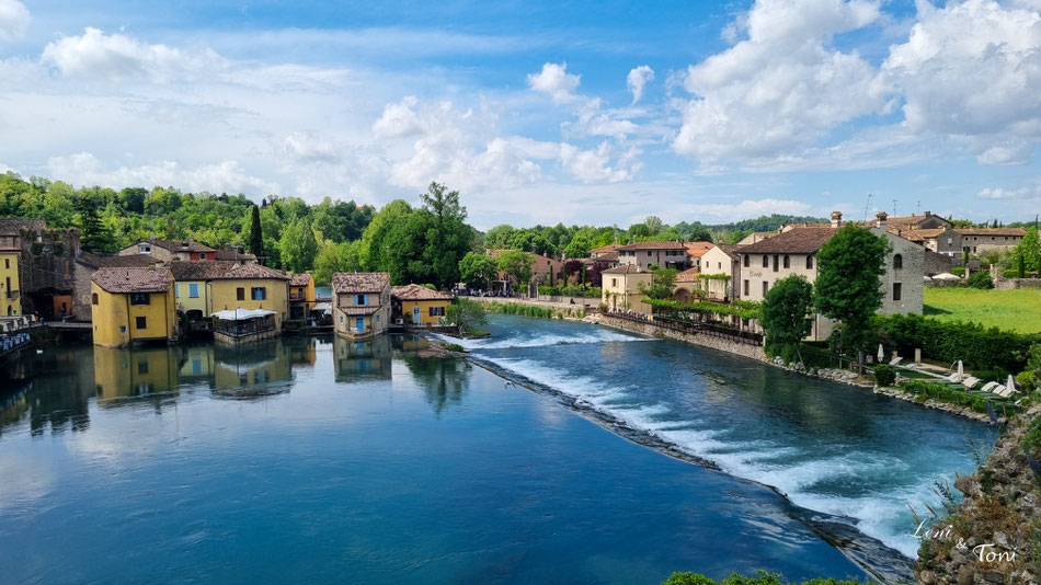 Ein Abstecher hierher lohnt sich auf jeden Fall: das malerische Borghetto, nur 13 km von der Südspitze des Gardasees entfernt