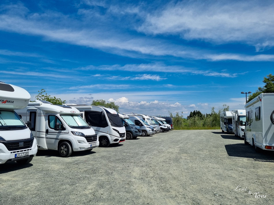 Der Wohnmobilstellplatz in San Gimignano liegt etwas außerhalb