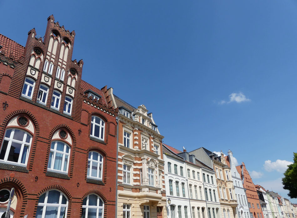 Leni und Toni mit dem Wohnmobil an Deutschlands Ostseeküste unterwegs Hansestadt Wismar