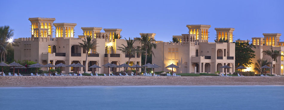 Golfurlaub Dubai im 5* Luxushotel Hilton Ras al Khaimah Beach & Spa mit Flug 2023-2024 günstig bei Reiselotsen buchen