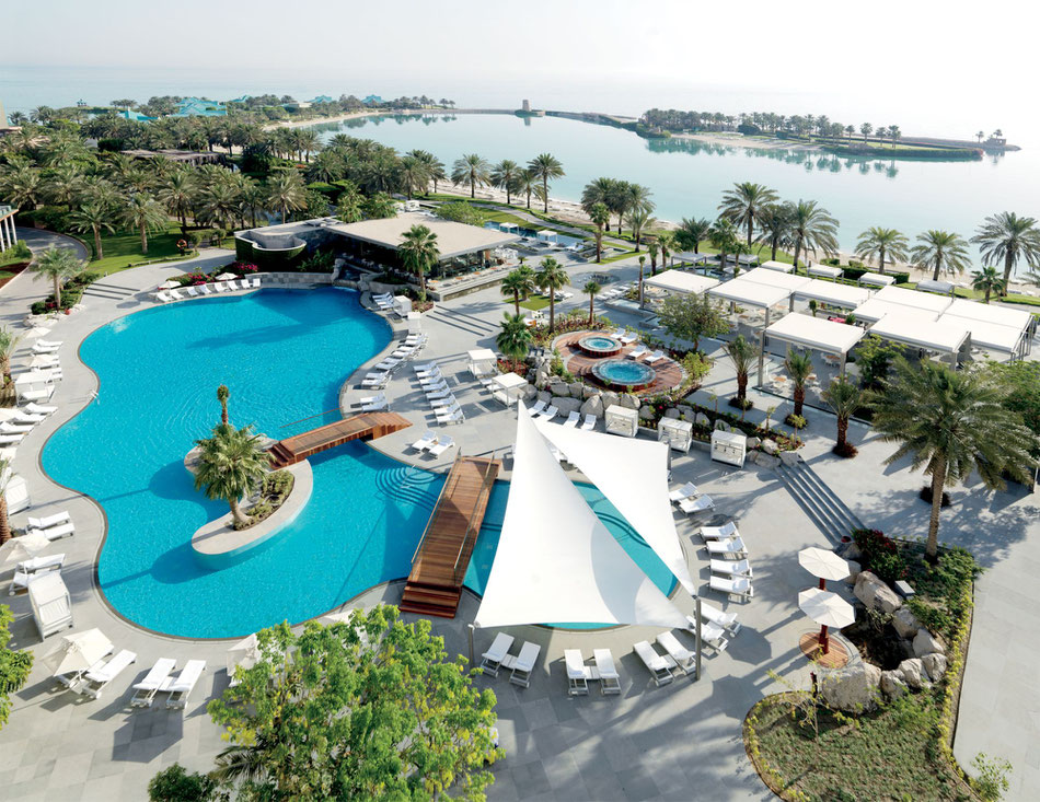 Bahnrain Urlaub im Luxushotel The Ritz Carlton mit Flug  günstig buchen