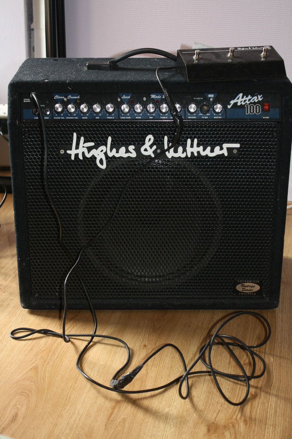 ampli Hugues & Kettner Attax 100