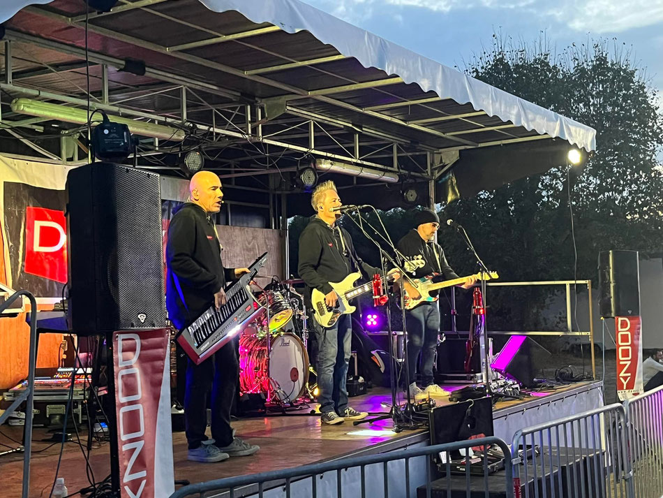 Doozy et Madame Rouge sont de retour à Belin-Béliet samedi soir./Crédit photo LB.