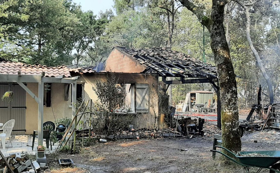 Malgré la défense des sapeurs-pompiers, la maison des Videaud a été ravagée par les flammes. Photo C.V