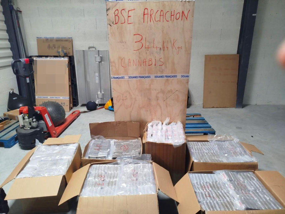 La quantité de drogues interceptée représente plus de 2,7 millions d'euros./Photo Douanes françaises.