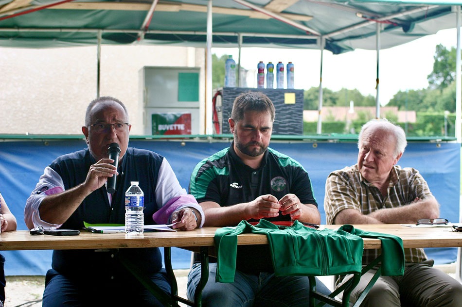 De vifs échanges ont eu lieu entre les présidents du FC Belin-Béliet et le maire Cyrille Declercq./Photo LB