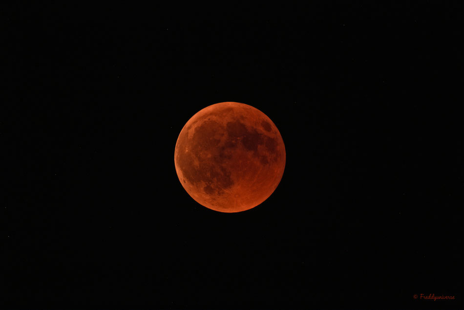 Máximo del Eclipse Total de Luna 27-07-2018