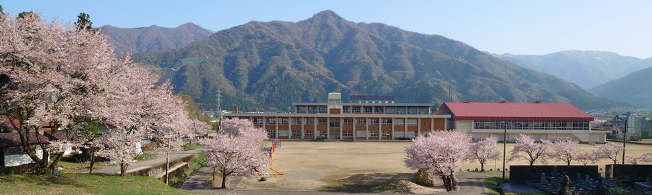 ようこそ！上志比小学校へ
