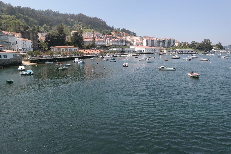 Pontedeume. Die Herberge liegt direkt im Hafen