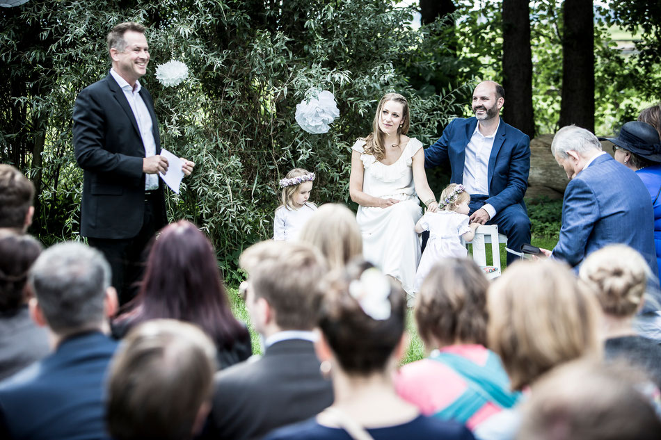 Freie Rede, Hochzeit, freie Trauung, Hochzeitsredner, Freiredner, Traumhochzeit, Zeremonie Hochzeitsredner, Trauredner, Freier Redner, Rent A Pastor, Zeremonienleiter