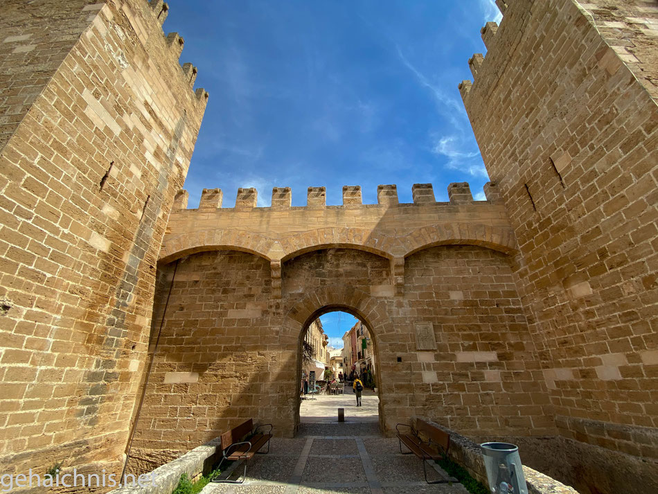Porta de Santa Sebastia