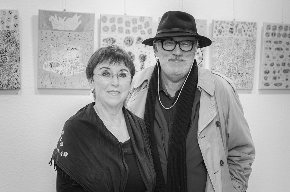 Mein Mann Georges Nassos und ich während der Ausstellung in der Galerie Interart, November/Dezember 2017