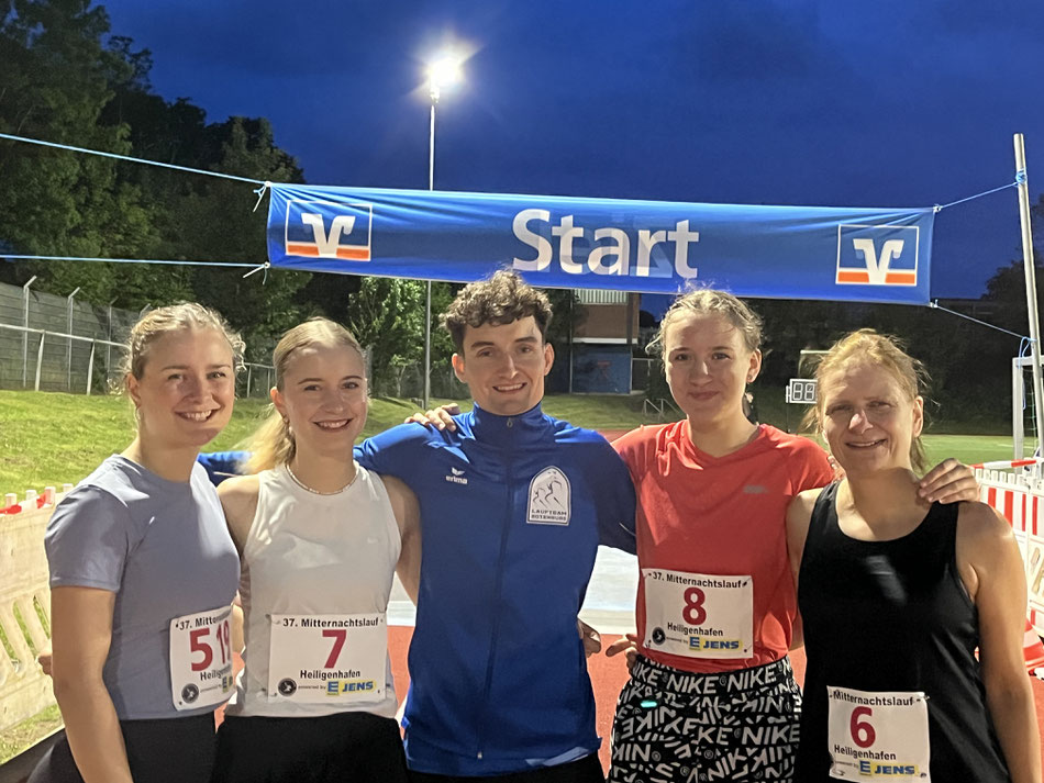 v. l. Amelie und Luise Altmann, Leon Bettenhausen, Marlene und Silke Altmann.