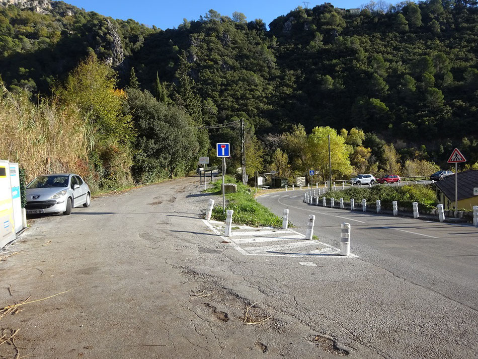 Stationnement à côté de la balise 16