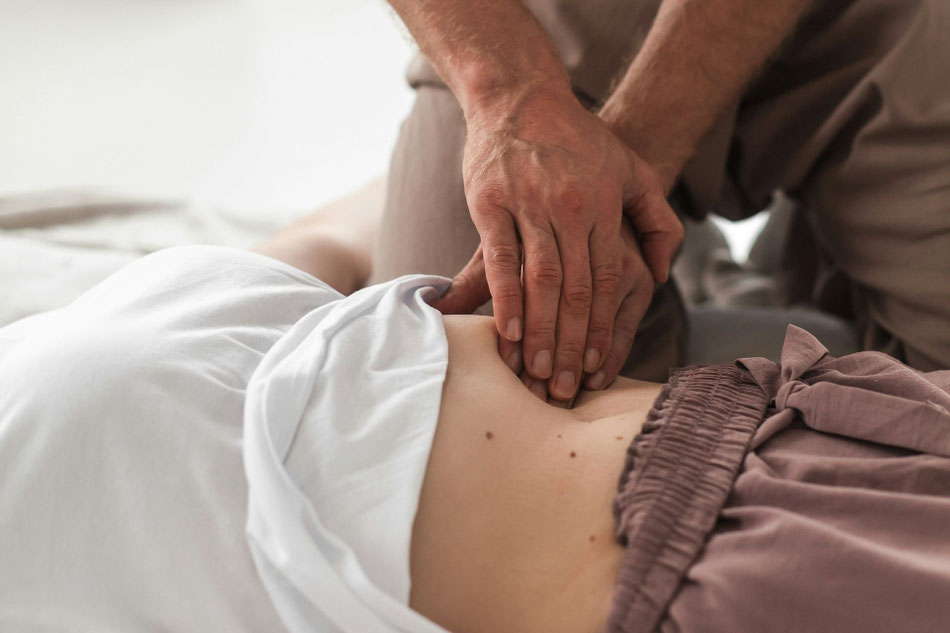 Sanfte Bauchmassage in Wien 1220 zur inneren Entlastung
