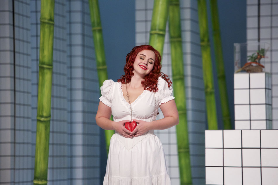 PREMIERE am 13. Juni im Cuvilliéstheater COSÌ FAN TUTTE  Oper von Wolfgang Amadeus Mozart. Libretto von Lorenzo da Ponte.  29. Mai 2015  Wolfgang Amadeus Mozarts Oper COSÌ FAN TUTTE feiert am 13. Juni im Cuvilliéstheater Premiere. Regisseur Olivier Tambos