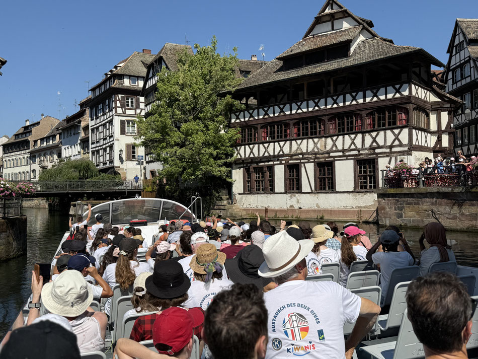 Das Kiwanis-Projekt „AUSTAUSCH DES DEUX RIVES“ ermöglicht Kindern der Offenburger Eichendorff-Schule und der École Élémentaire Adélaïde Hautval in Illkirch-Graffenstaden einen Ausflug mit den Batorama in Straßburg. (Foto: Sandra Martin)