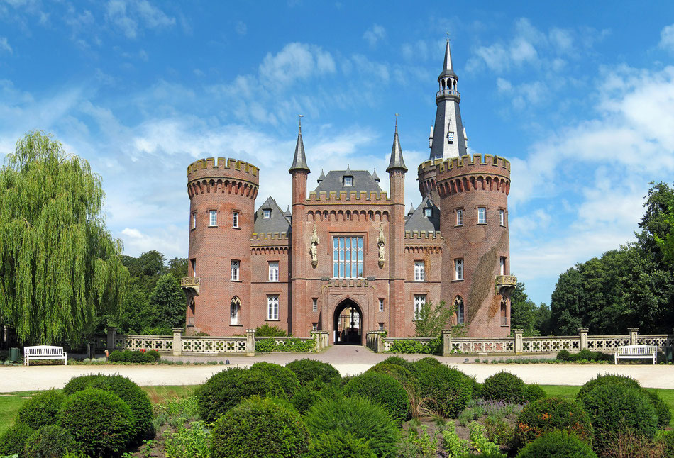 Schloss Moyland an einem Sommertag, Bildquelle pixabay