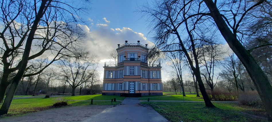 Cornelius de Greiff ließ in Krefeld Linn eine Sommerresidenz errichten, das Haus Greiffenhorst