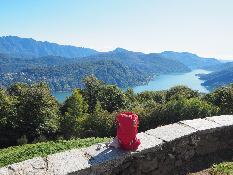 Aussicht von der Chiesa di Santa Maria d Iseo auf den Luganersee