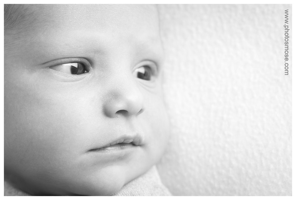 Nouveau Né en Noir en Blanc chez Phot'Osmose à Moulins