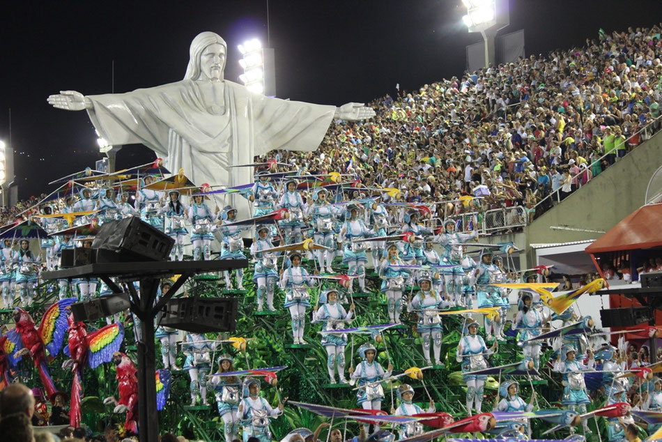 Samba School "Grande Rio" during the carnival parade 2016, (c) Uwezinho