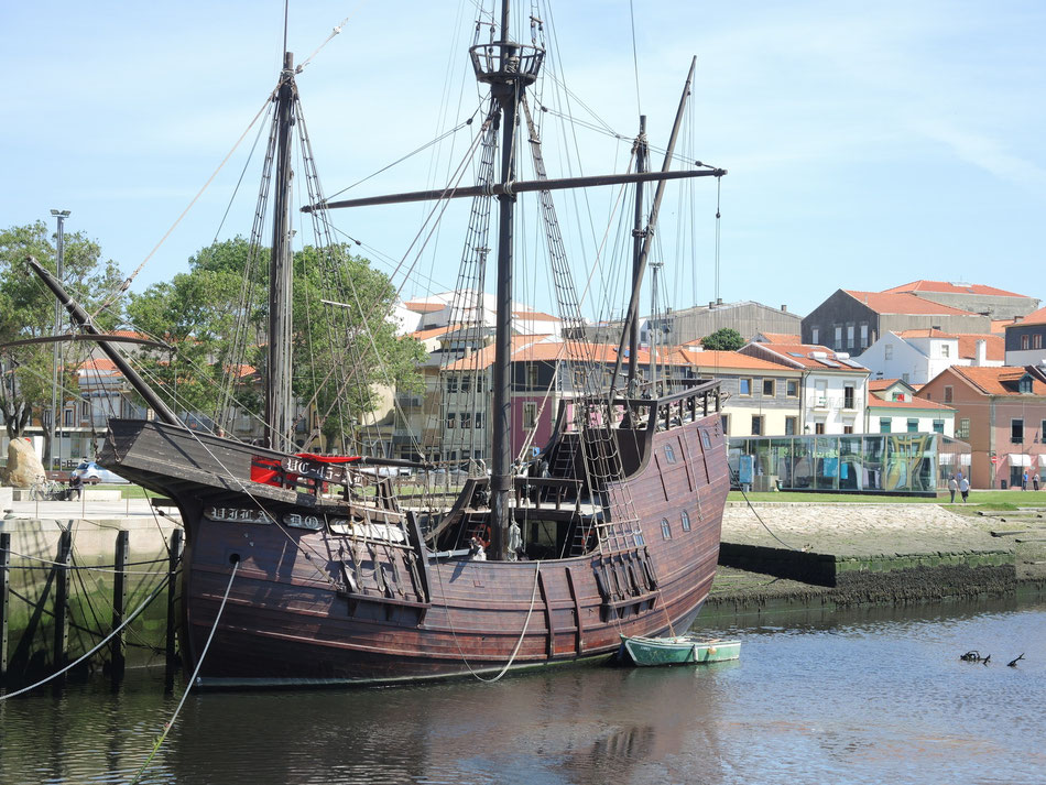 Das Schiff aus dem Fernando Magellan Geschwader, die Apollo Kapsel aus dem Jahr 1519.