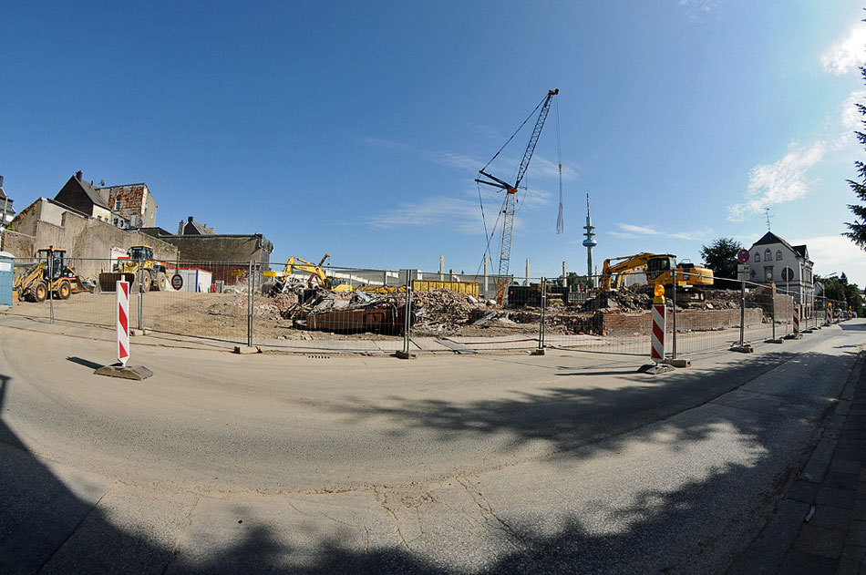 ...freier Blick auf den "Telebert" / Noldestrasse