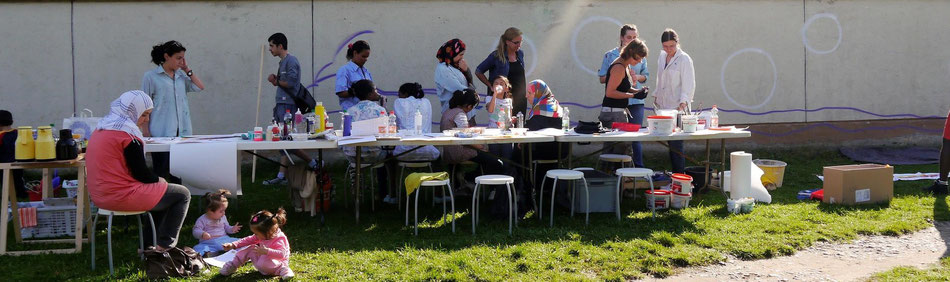 Mohr-Villa goes Camp - Ein Bild als Brücke - StreetArt Projekt an der Bayernkaserne im September 2014