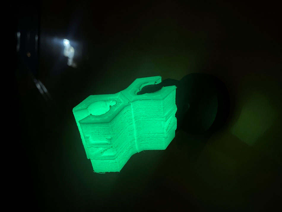 "Glow in the Dark" Rutenhalter für  Auto und Zelt