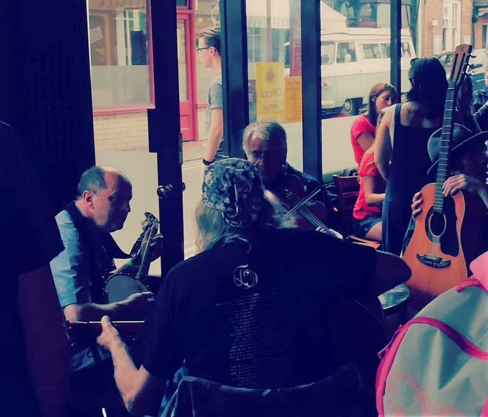 Music at The Thirty-Nine Steps, Broadstairs. Image: MSmith