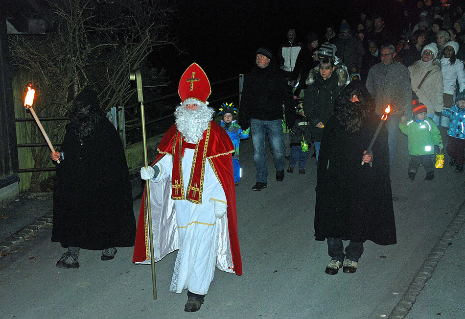 Immer mit dabei am Klausumzug ist der Netschteler Samichlaus inklusive Entourage.