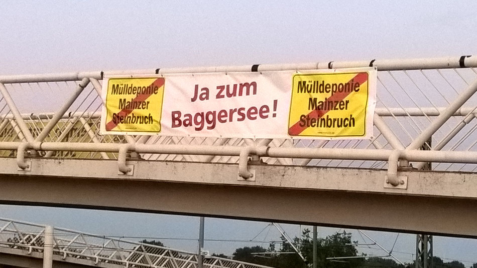 Leider wurde das Banner seinerzeit durch die Stadt oder andere abgehängt und wir hatten es nicht wieder bekommen 🙁