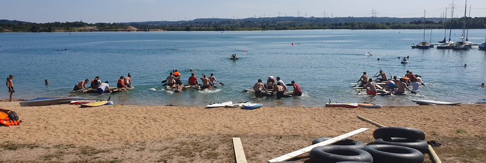 Kleines Floßrennen nach dem Floßbau - bo events am Hardtsee
