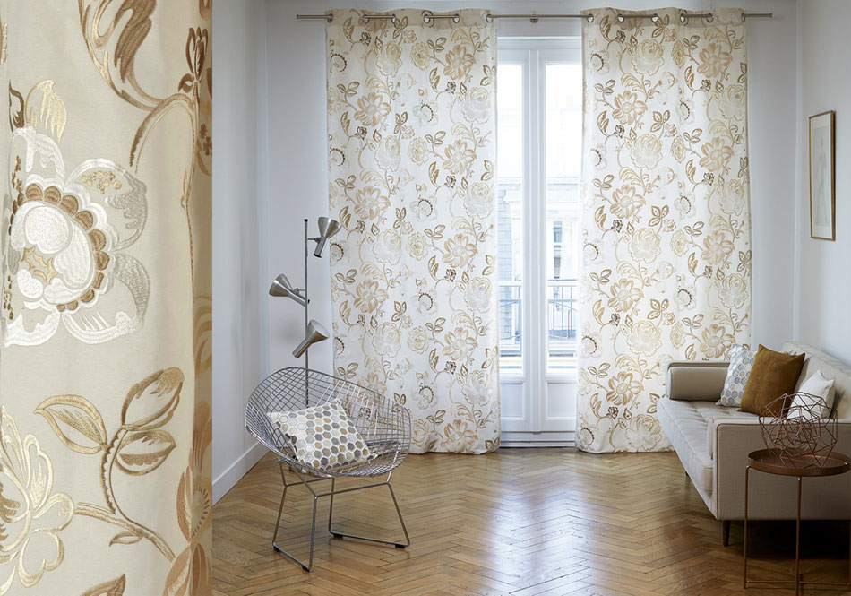 Décoration rideaux fleurs Madura