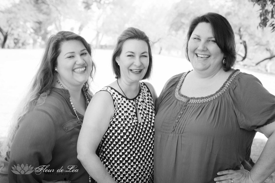 During our time, it was expressed the importance of keeping good humor about it! These girls definitely do so! After all, they say laughter is the best medicine.