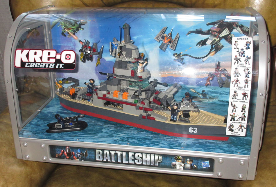 kreo kre o battleship dealer window case store display promo bricks vitrine magasin exposition toys'r us 2012 uss missouri kreon hasbro