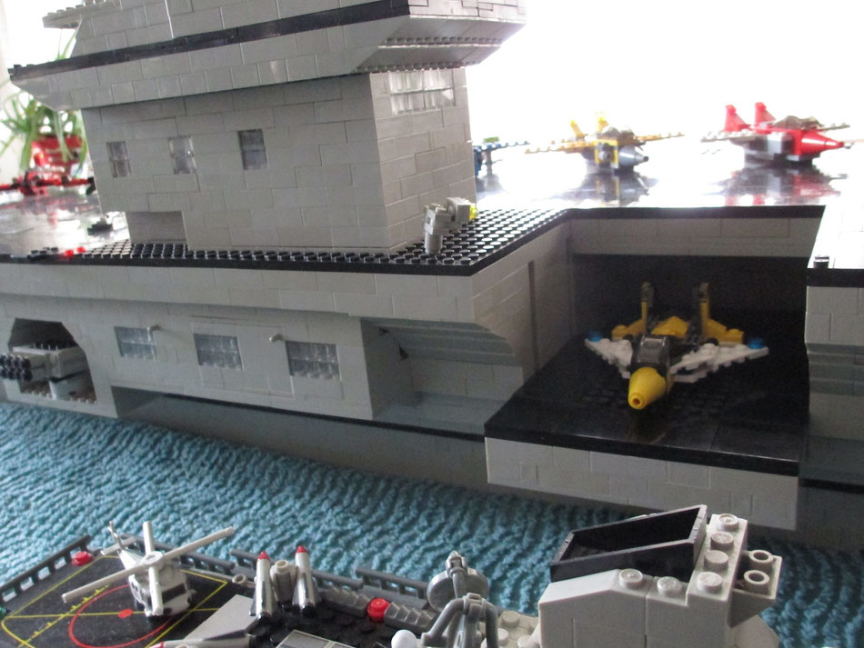USS Kitty Hawk megabloks probuilder double size lego compatible