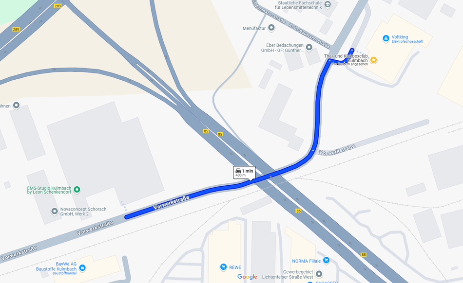 Nur 400m Meter vom alten Gym zu AUNDE, dem vorübergehenden Gym