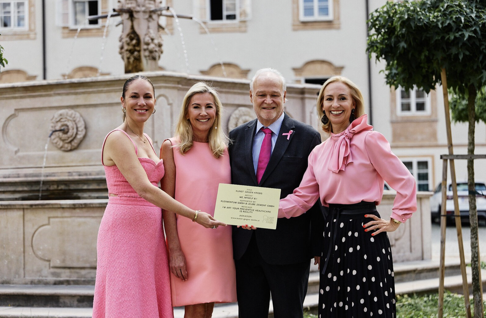 „KUNST GEGEN KREBS“ nimmt Gestalt an: Beim Presse-Preview in Salzburg präsentierten die Projektinitiator:innen gemeinsam mit Univ.-Doz. DDr. Anton Graf, Präsident der Krebshilfe Salzburg, die geplante Urban Art Experience 2027.