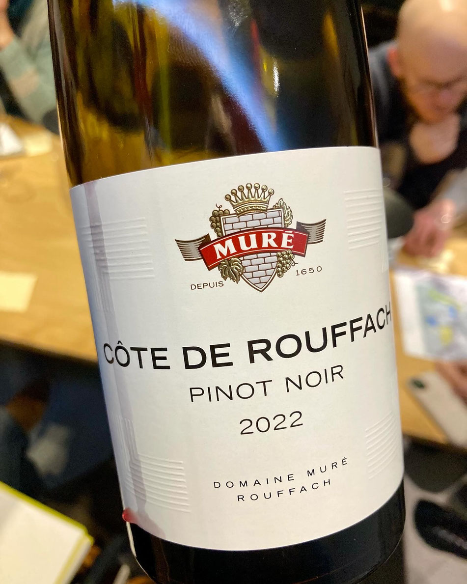 Pinot Noir Côte de Rouffach - Domaine Muré - Alsace = un vin plein d'une puissante force charnelle qui nous fera tomber ...en Amour !