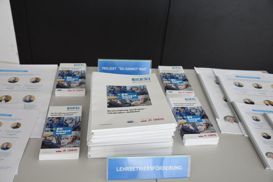 Informationsmaterial beim Infostand des FAV OÖ