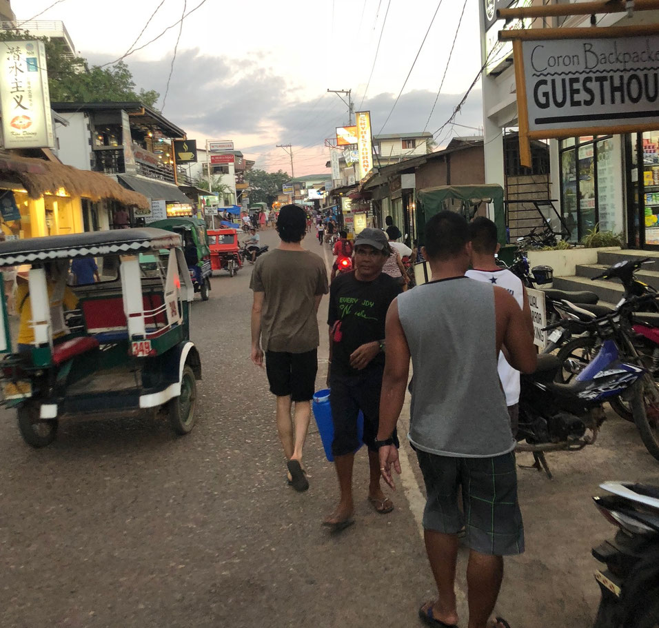 Coron, la rue principale
