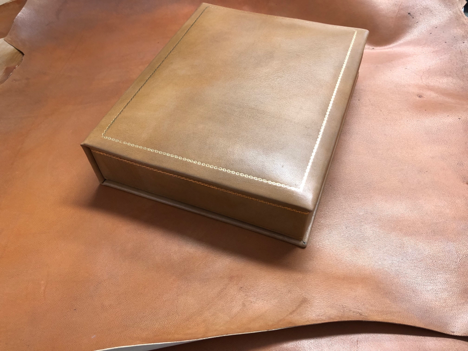 scatole e prodotti in pelle personalizzati by Conti Borbone
