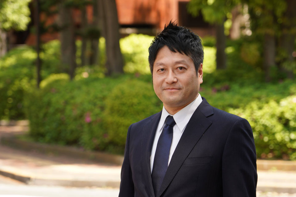 空のベンチ代表・村上修司の笑顔のプロフィール写真