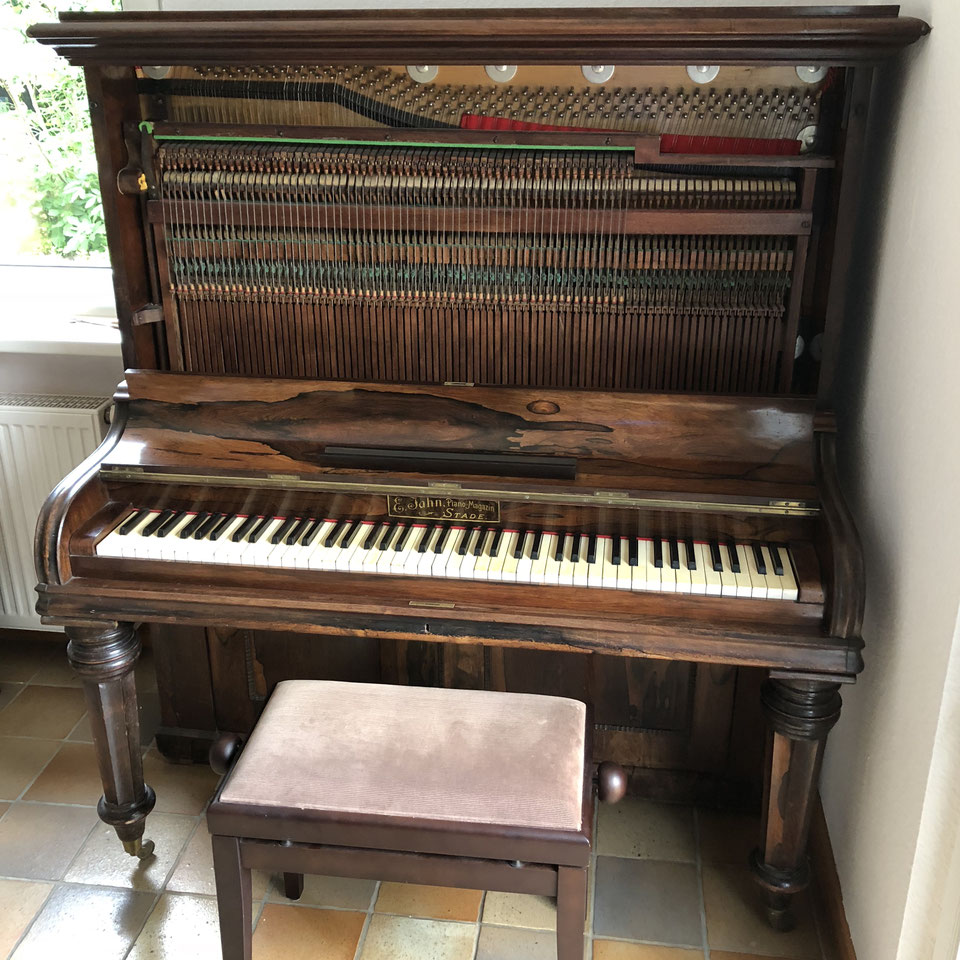 Oberdämpfer-Klavier - Stimmen? - ELBSTIMMER Hamburg