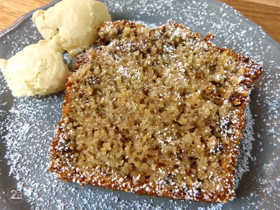 Apfelkuchen mit Walnüssen ♥ super lecker und super saftig ♥ - Leni und Toni