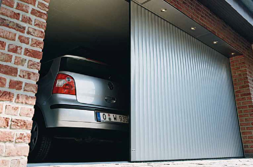 Garagentore-Rolltor-Seitenlauftor - Sonnenschutz Tirol Rohregger